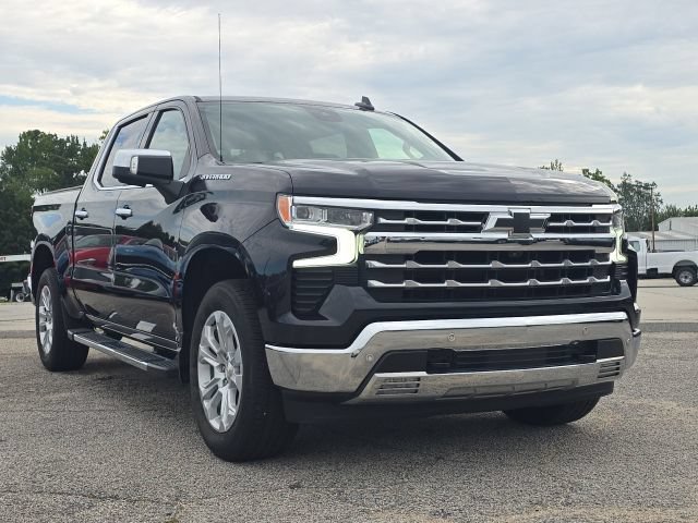 Used 2022 Chevrolet Silverado 1500 LTZ w/ LTZ Convenience Package II AWD/4WD image 7