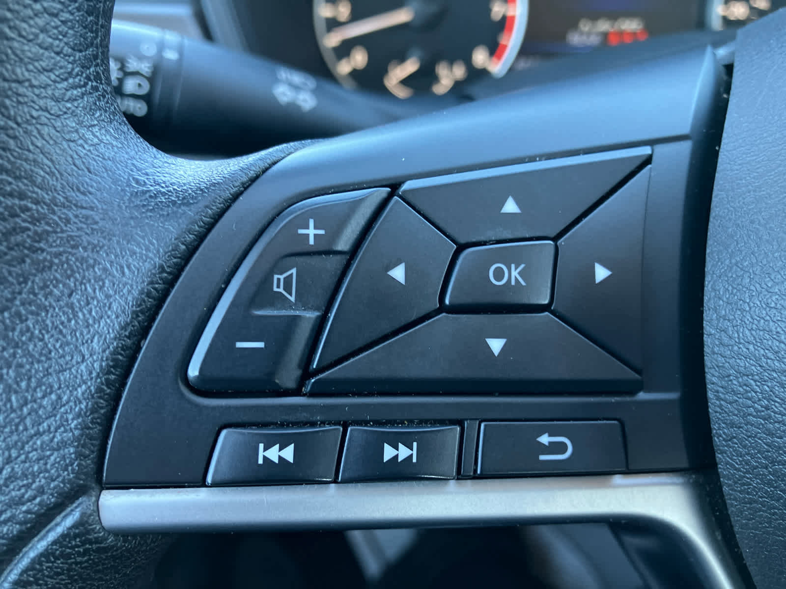 Used 2024 Nissan Altima 2.5 SV image 16