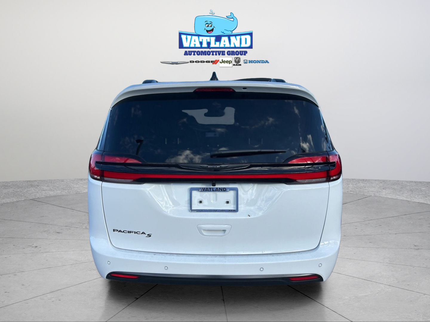 New 2026 Chrysler Pacifica Select w/ S Appearance Package FWD image 4
