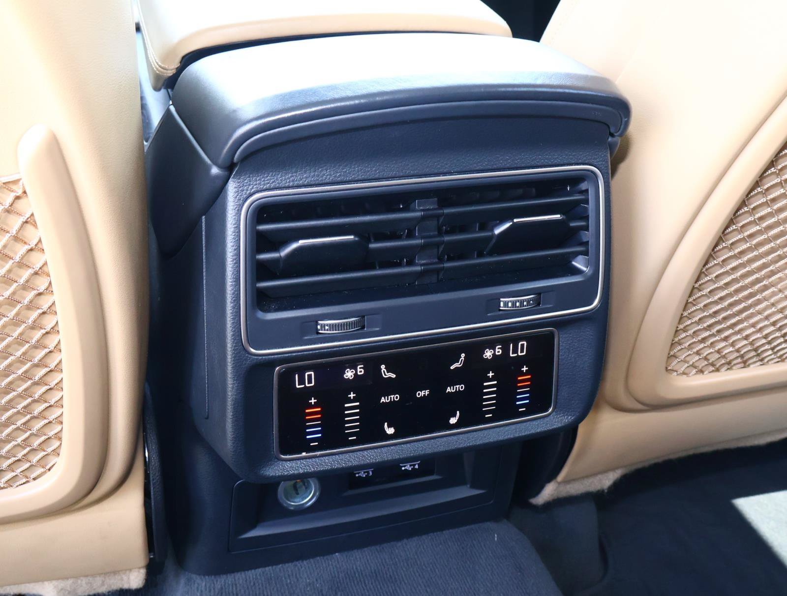 Used 2019 Audi Q8 Prestige w/ Luxury Package AWD/4WD image 13