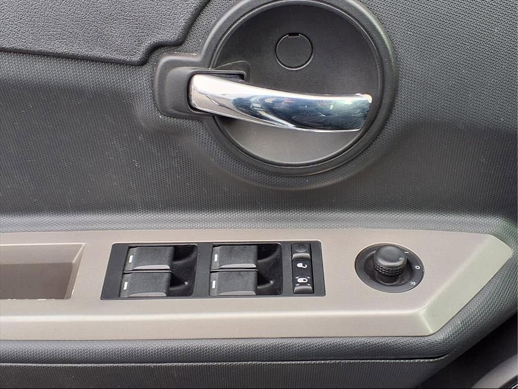 Used 2010 Dodge Avenger Express image 19