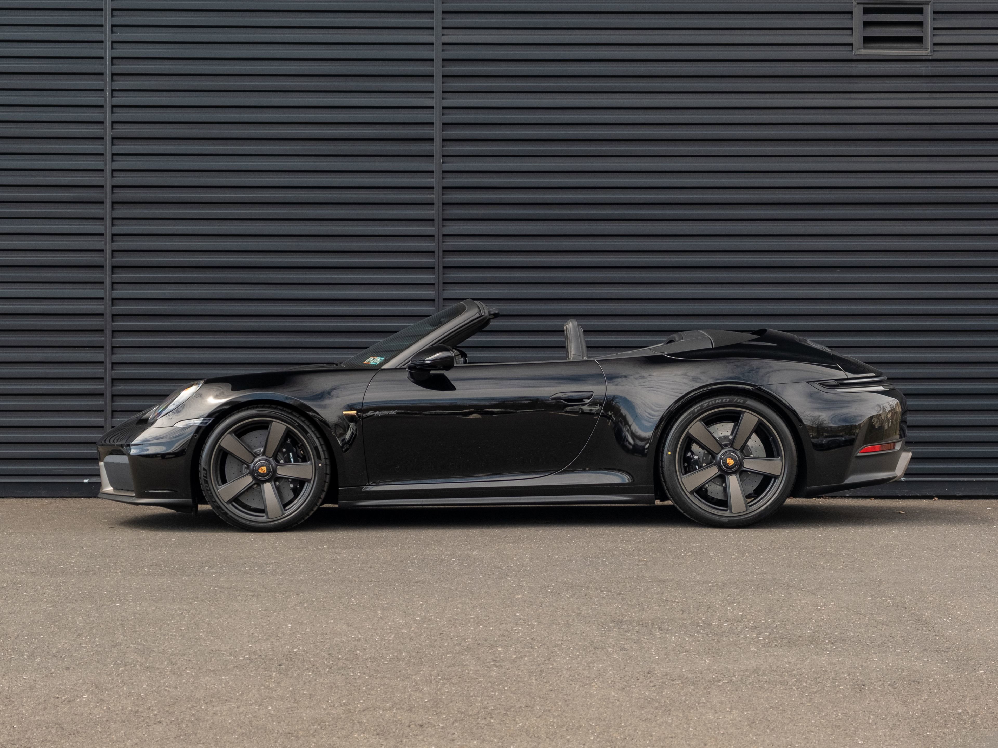 New 2026 Porsche 911 GTS image 2