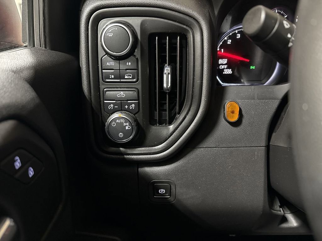 Used 2022 Chevrolet Silverado 1500 Custom image 18