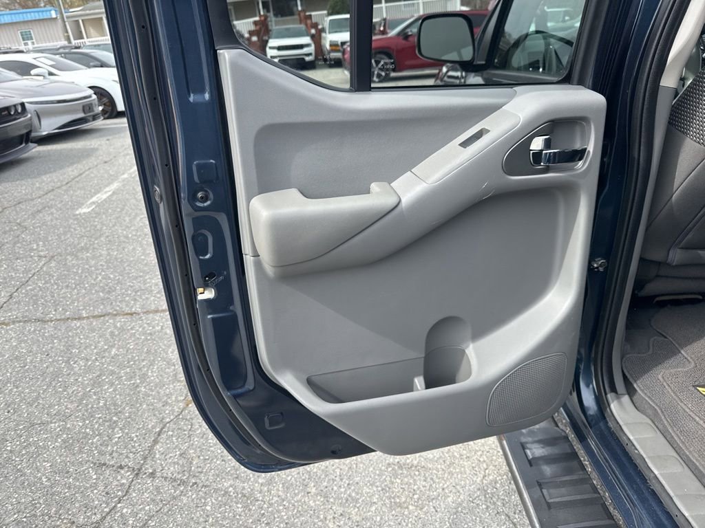 Used 2019 Nissan Frontier Desert Runner image 23