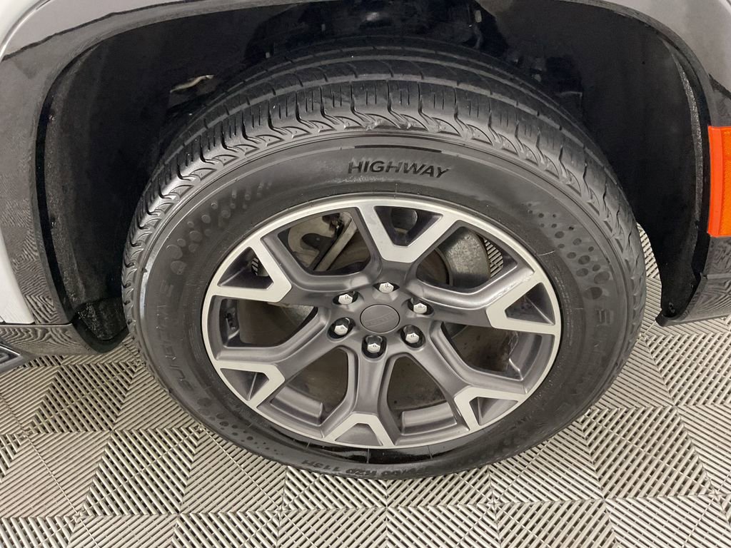 Used 2024 Jeep Wagoneer Series III w/ Flexible Seating Group image 11