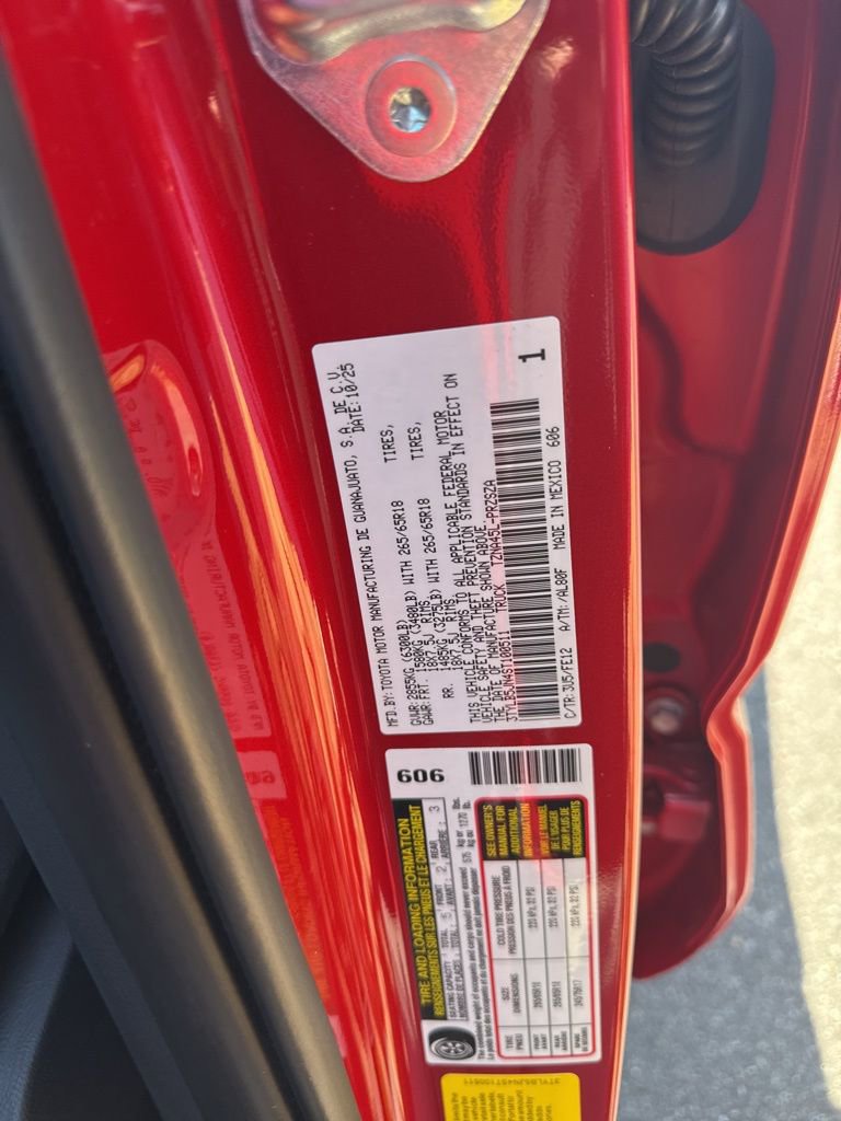 Used 2025 Toyota Tacoma TRD Sport image 34
