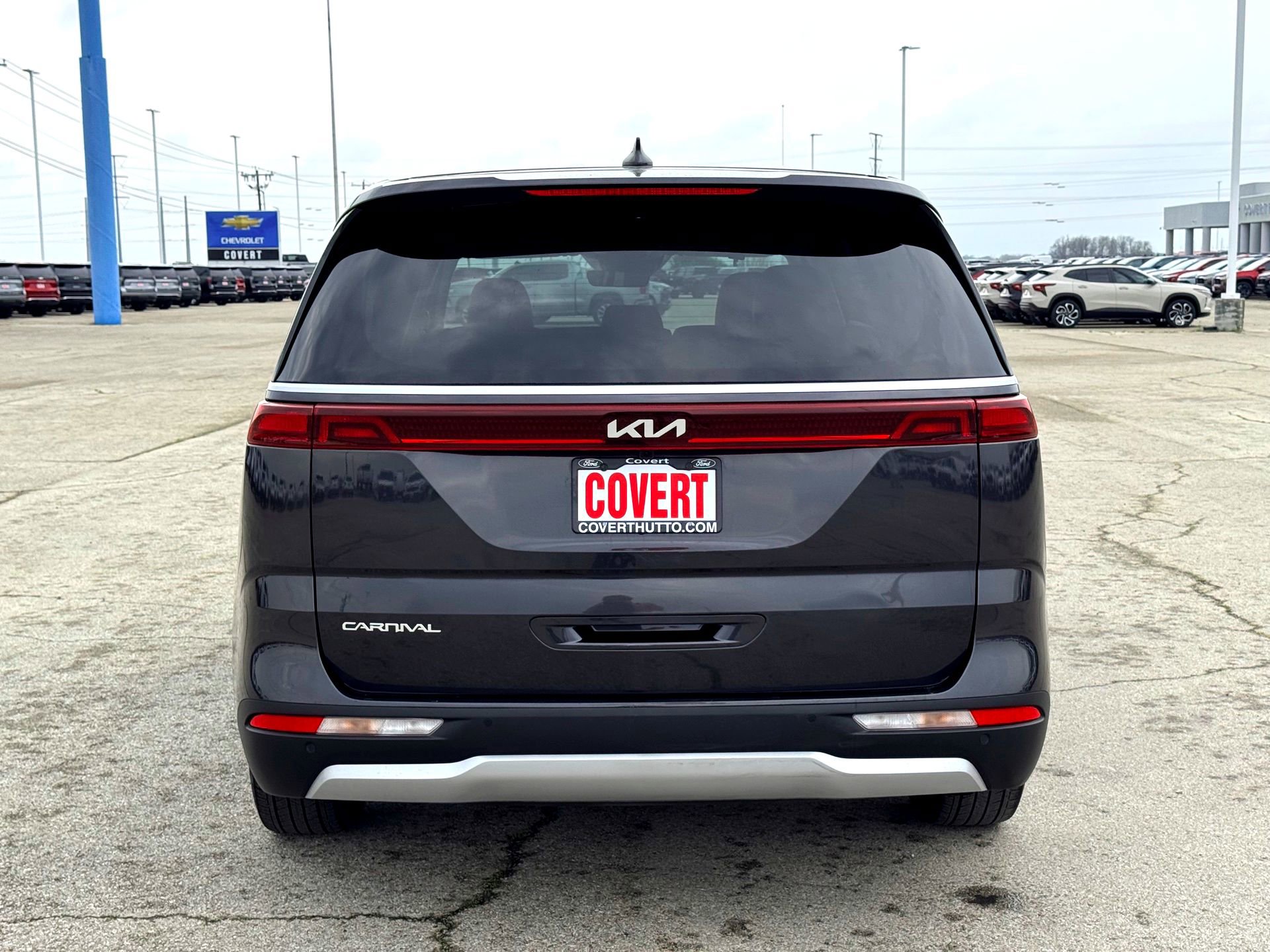 Used 2024 Kia Carnival EX image 7