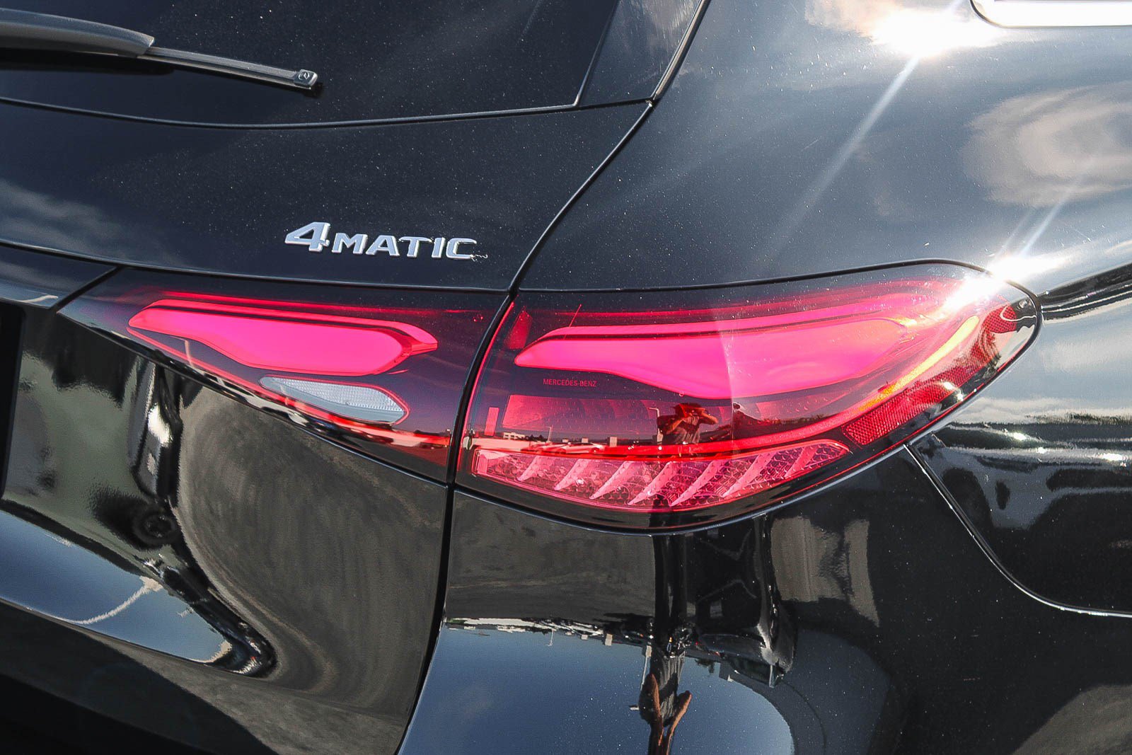Used 2025 Mercedes-Benz GLC 350e 4MATIC image 10