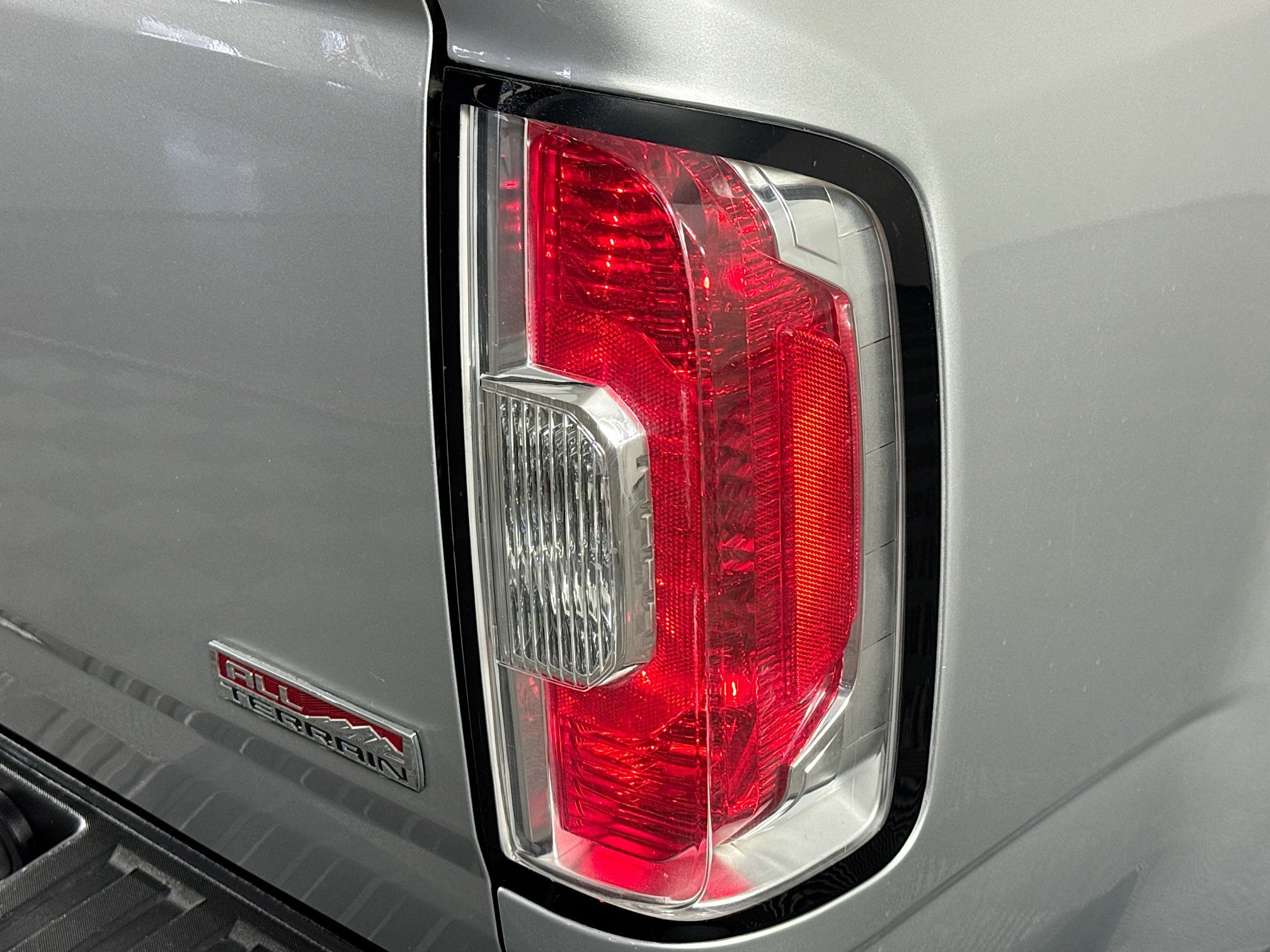 Used 2017 GMC Canyon SLE w/ All Terrain X Package image 32