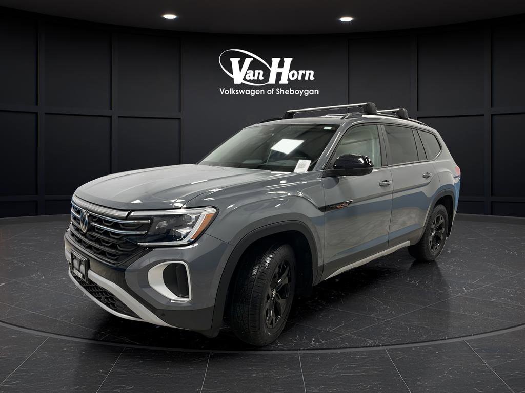 Used 2024 Volkswagen Atlas Peak Edition SEL AWD/4WD image 3