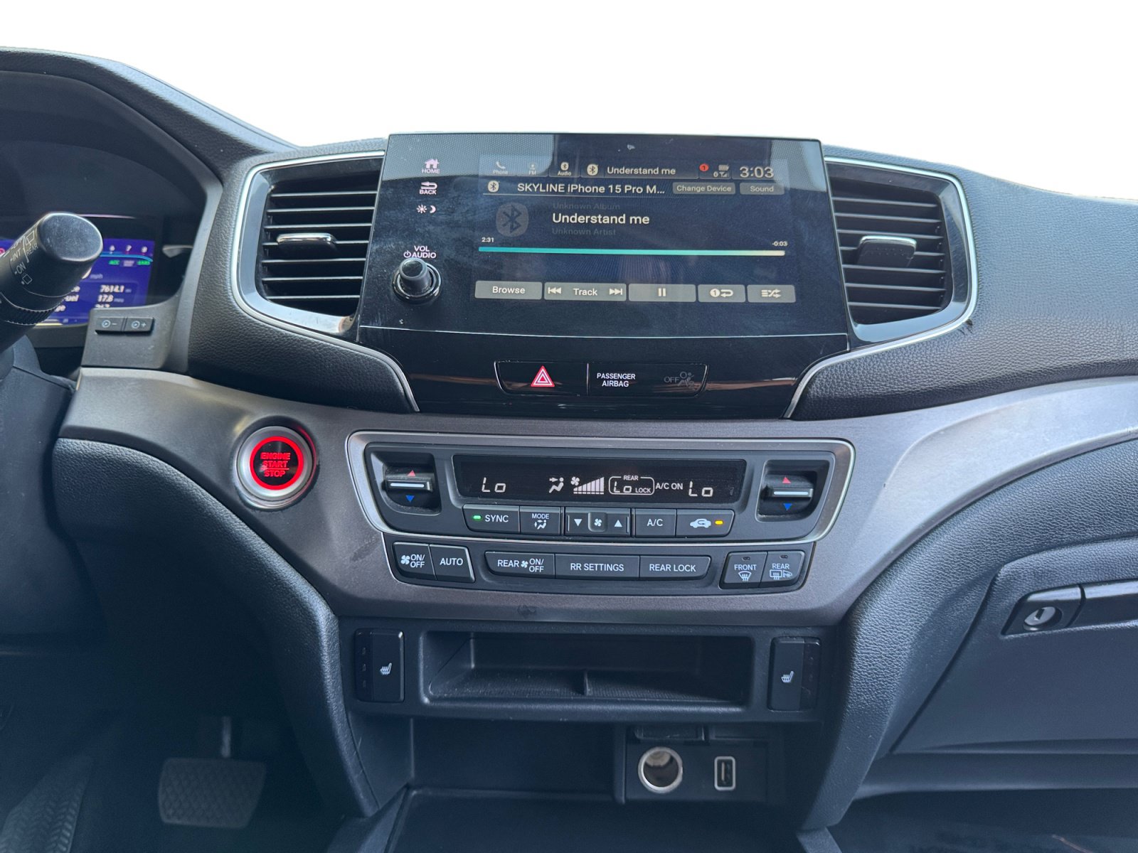Used 2022 Honda Pilot Sport image 11