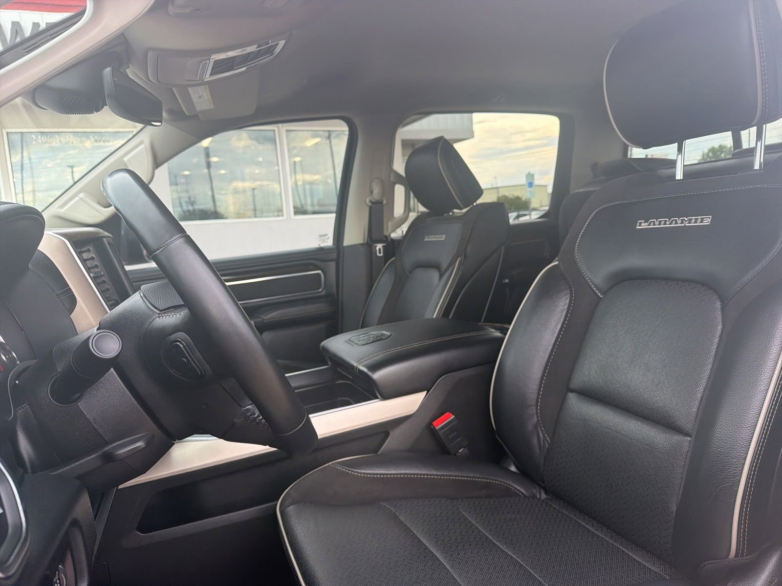 Used 2022 RAM 1500 Laramie AWD/4WD image 10
