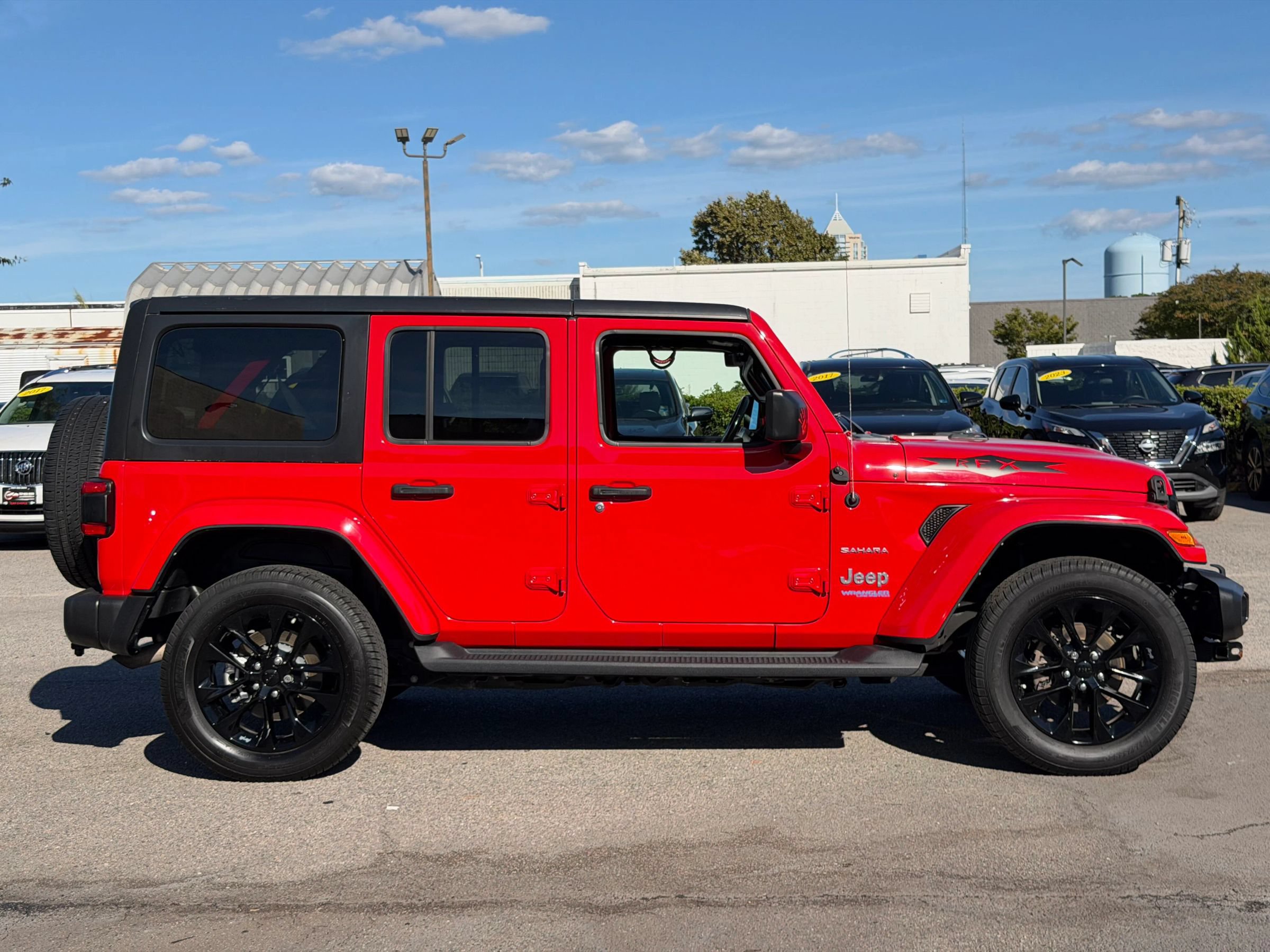 Used 2021 Jeep Wrangler Unlimited Sahara w/ Cold Weather Group AWD/4WD image 4