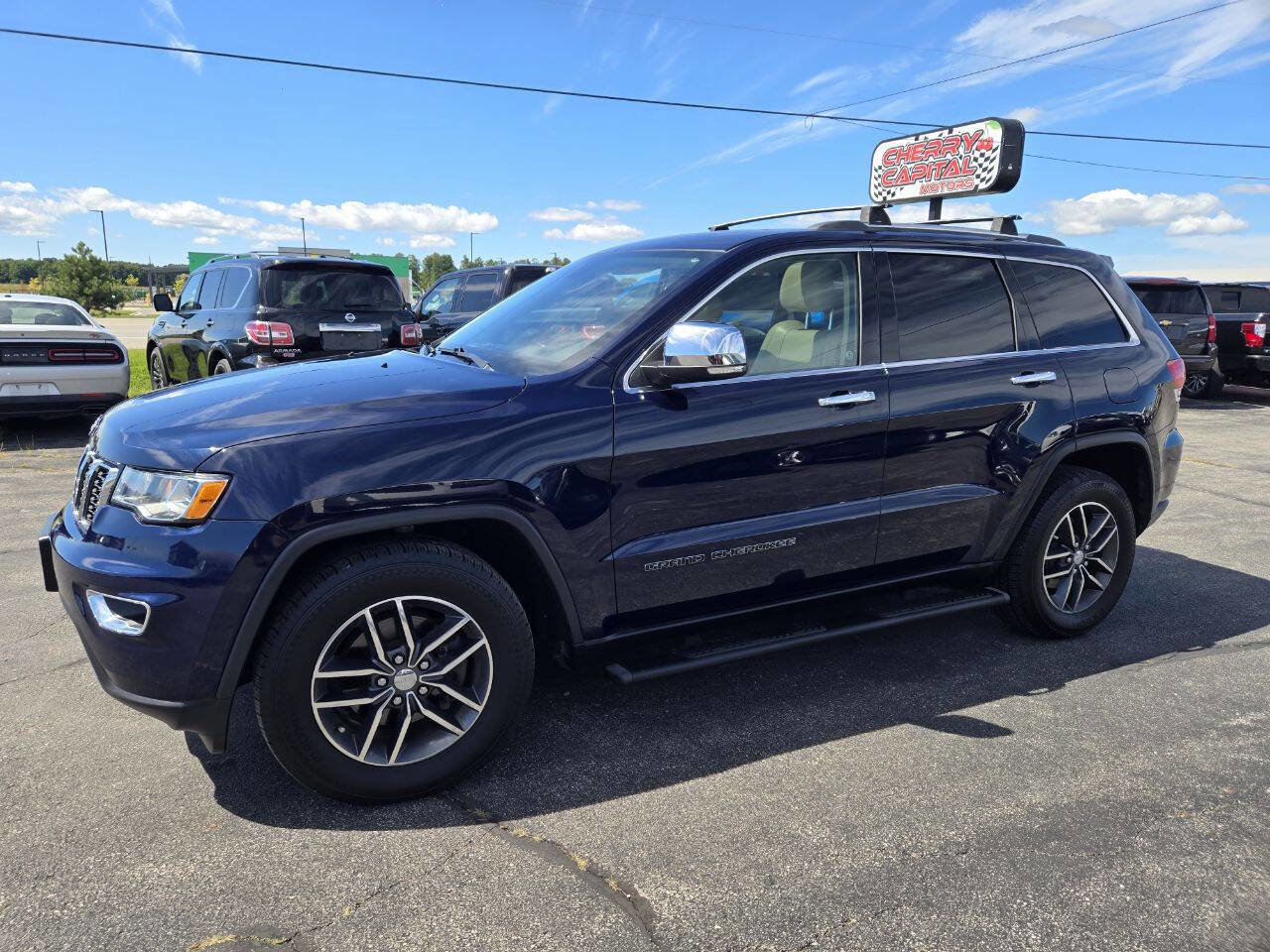 Used 2017 Jeep Grand Cherokee Limited w/ Trailer Tow Group IV image 32