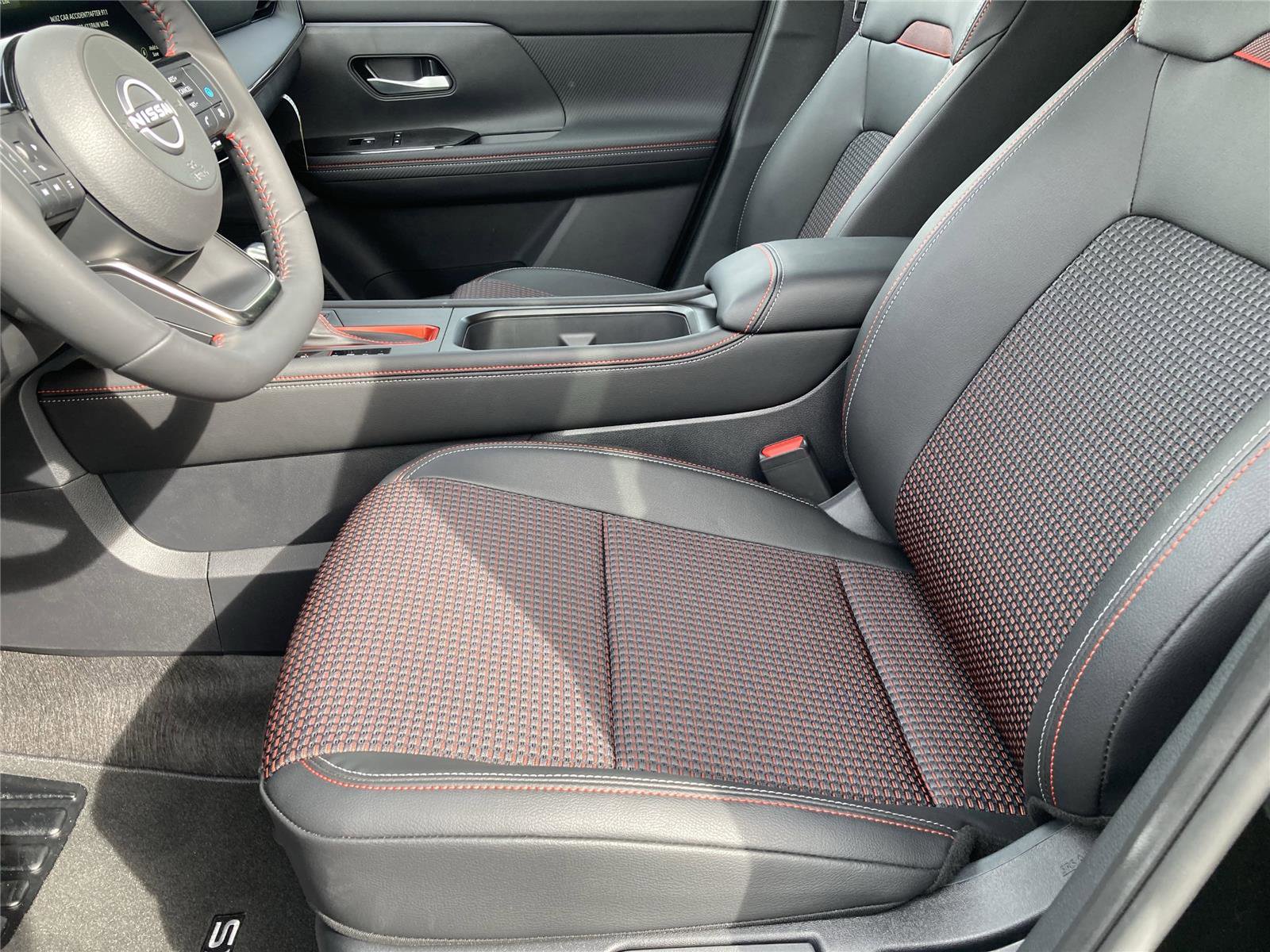 New 2025 Nissan Kicks SR image 29