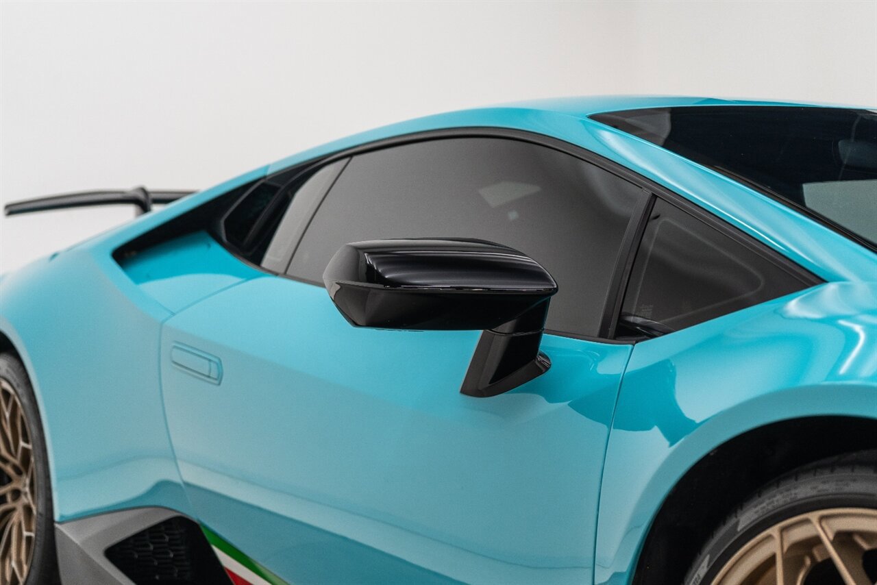 Used 2019 Lamborghini Huracan Performante AWD/4WD image 24