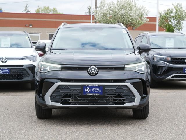 Used 2025 Volkswagen Taos SE AWD/4WD image 2