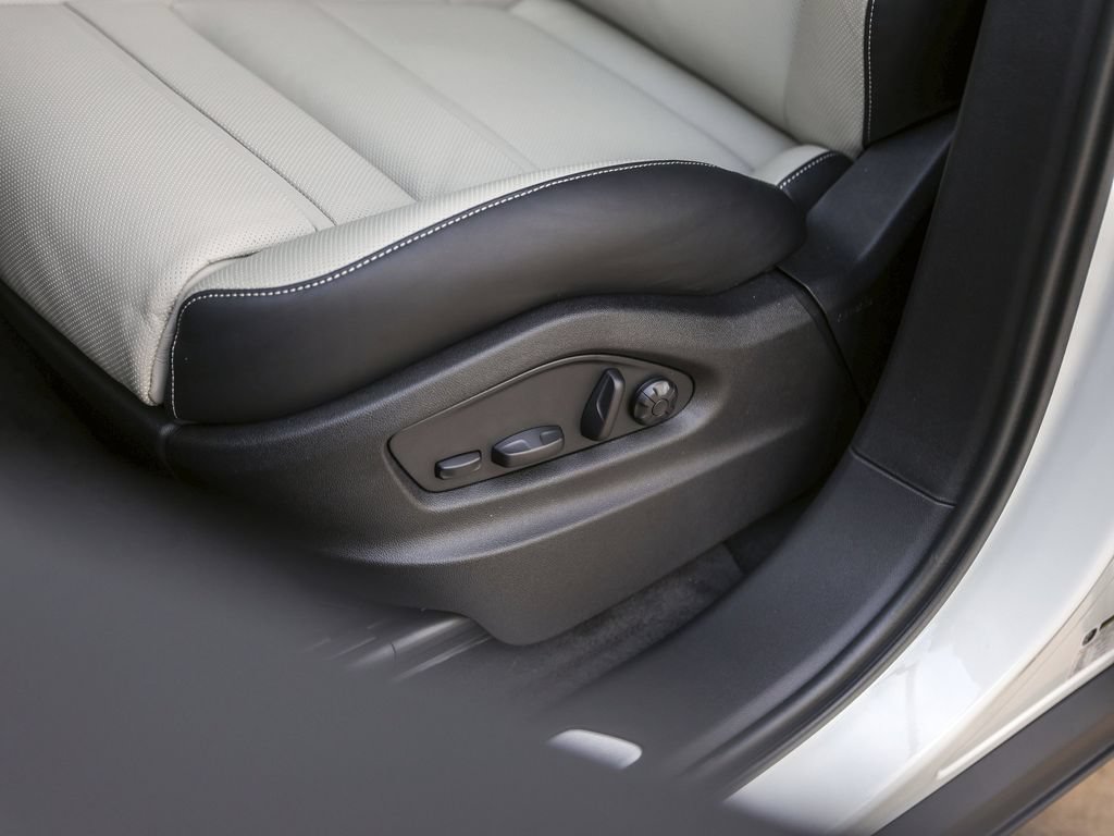 New 2026 Porsche Cayenne AWD/4WD image 14