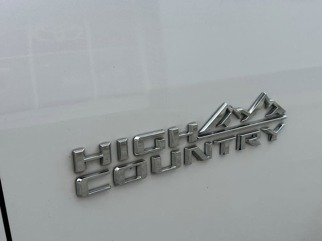 Used 2023 Chevrolet Traverse High Country w/ LPO, Floor Liner Package image 13