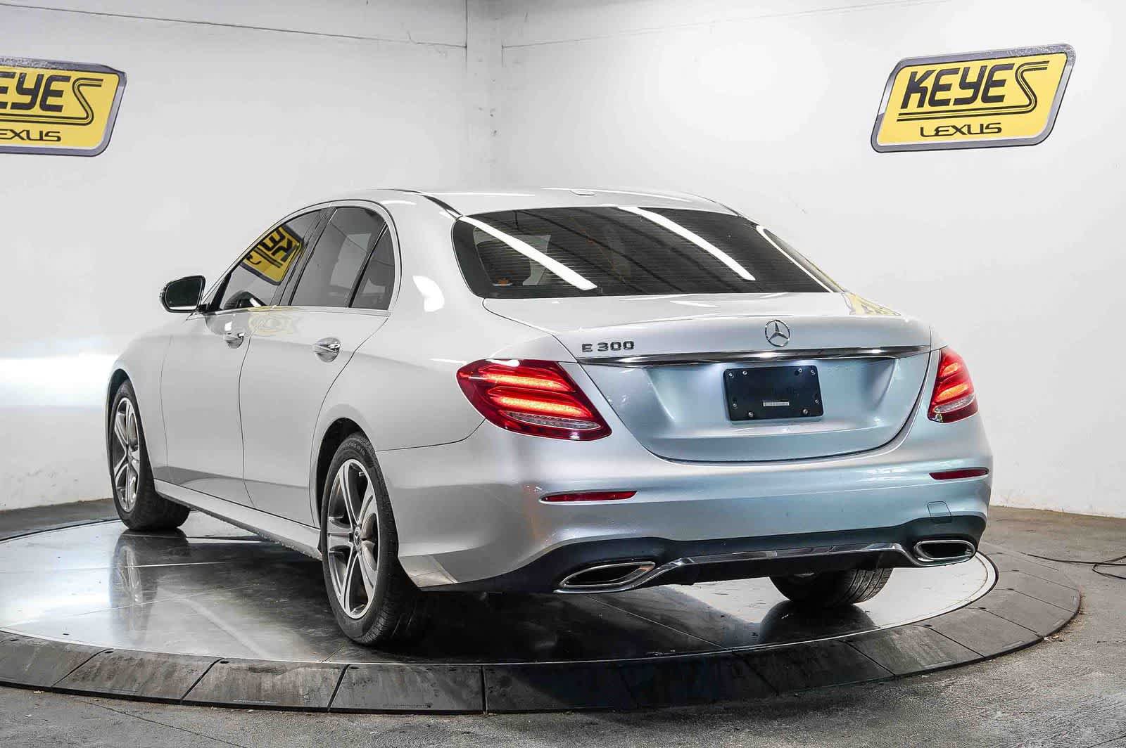 Used 2019 Mercedes-Benz E 300 image 2