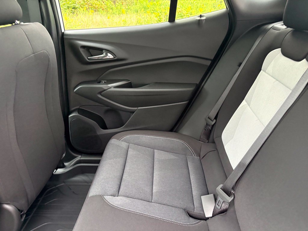 New 2026 Chevrolet Trax RS w/ Sunroof Package FWD image 39