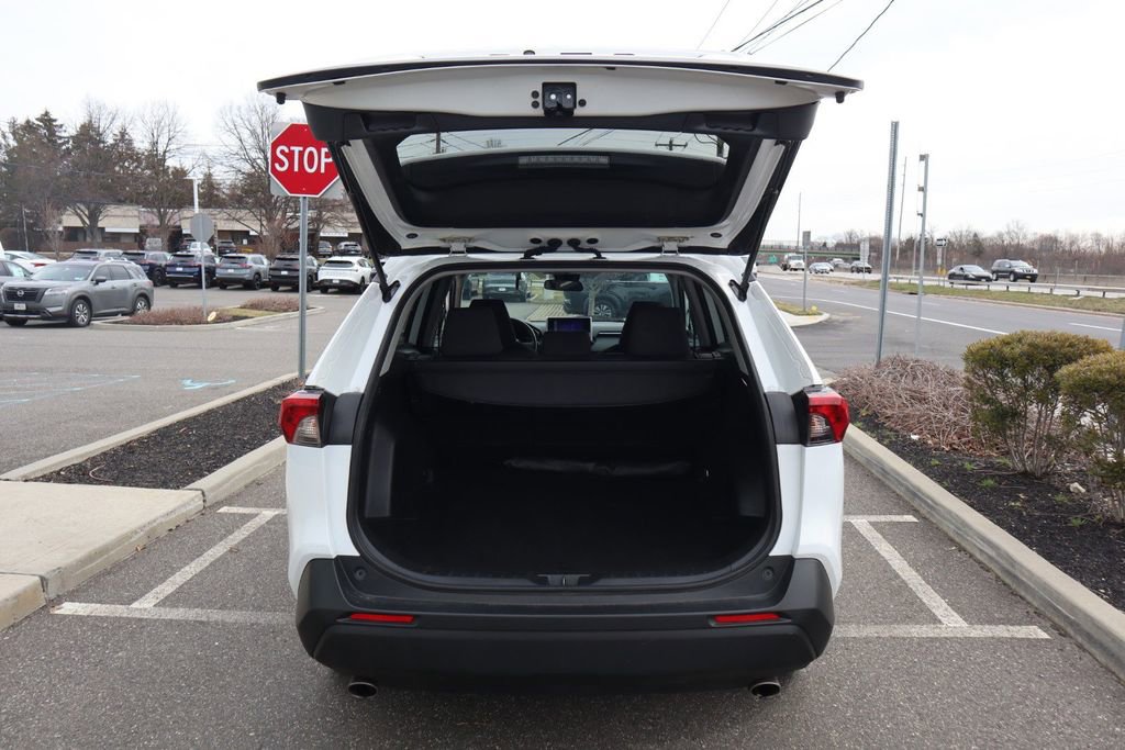 Used 2024 Toyota RAV4 XLE image 31