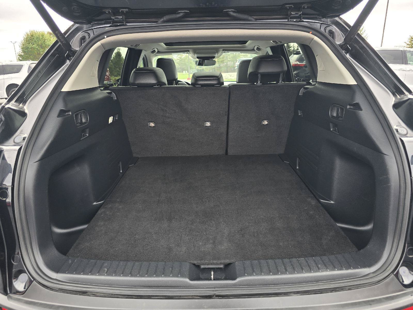 Used 2025 MAZDA CX-50 AWD 2.5 S w/ Premium Package image 12