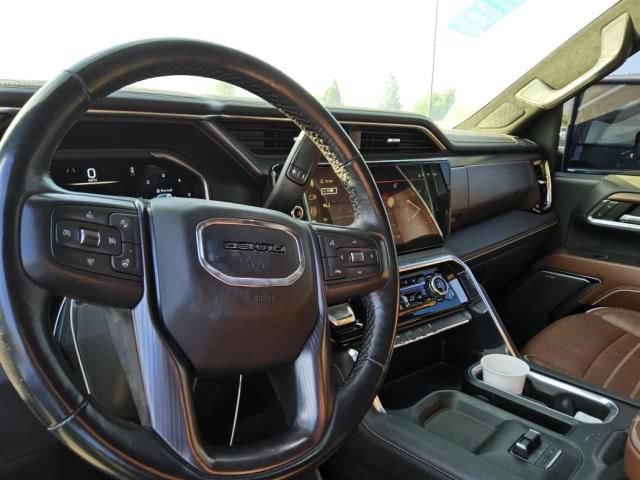 Used 2024 GMC Sierra 3500 Denali Ultimate AWD/4WD image 4