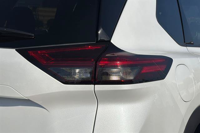 New 2026 Nissan Rogue Dark Armor FWD image 31