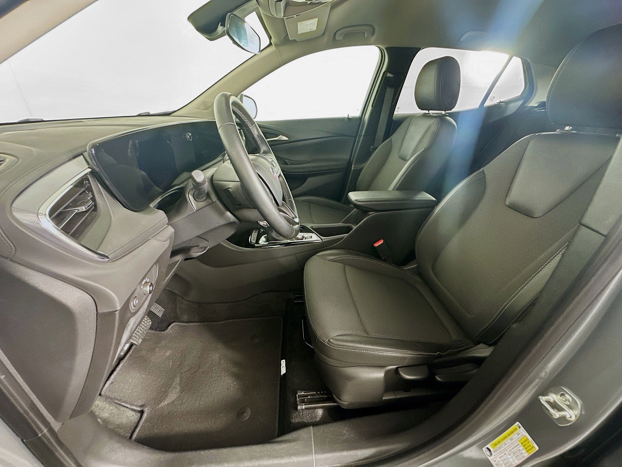 Used 2025 Buick Encore GX Preferred FWD image 13