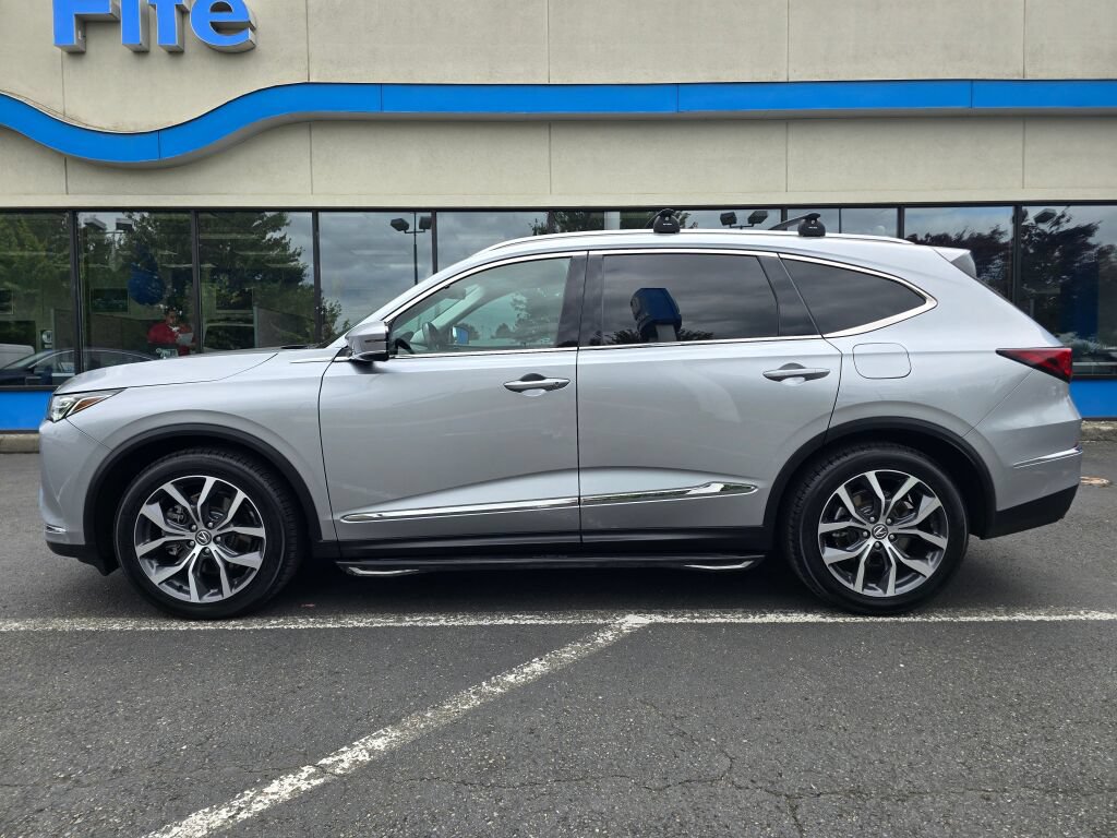 Used 2023 Acura MDX w/ Technology Package AWD/4WD image 2