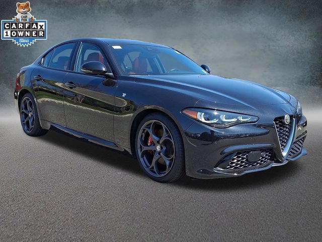 Used 2024 Alfa Romeo Giulia Ti w/ Performance Driving Package RWD image 3