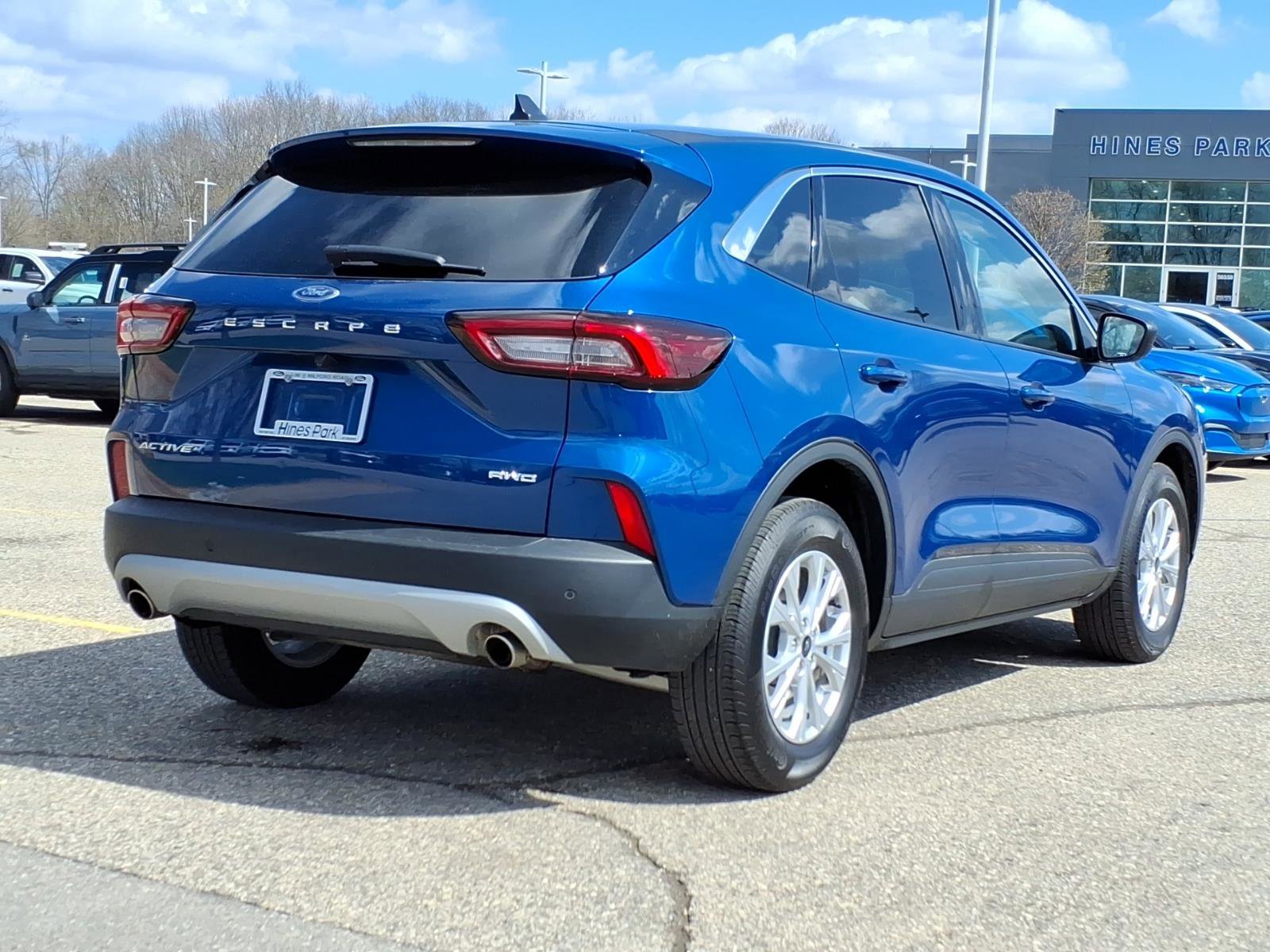 Used 2023 Ford Escape Active w/ Tech Pack #1 AWD/4WD image 7
