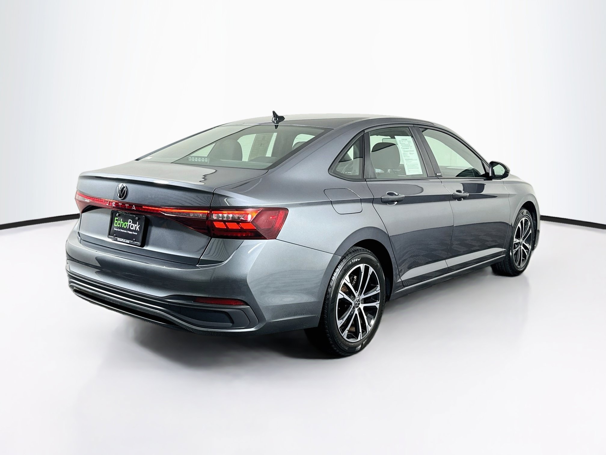 Used 2025 Volkswagen Jetta Sport FWD image 9