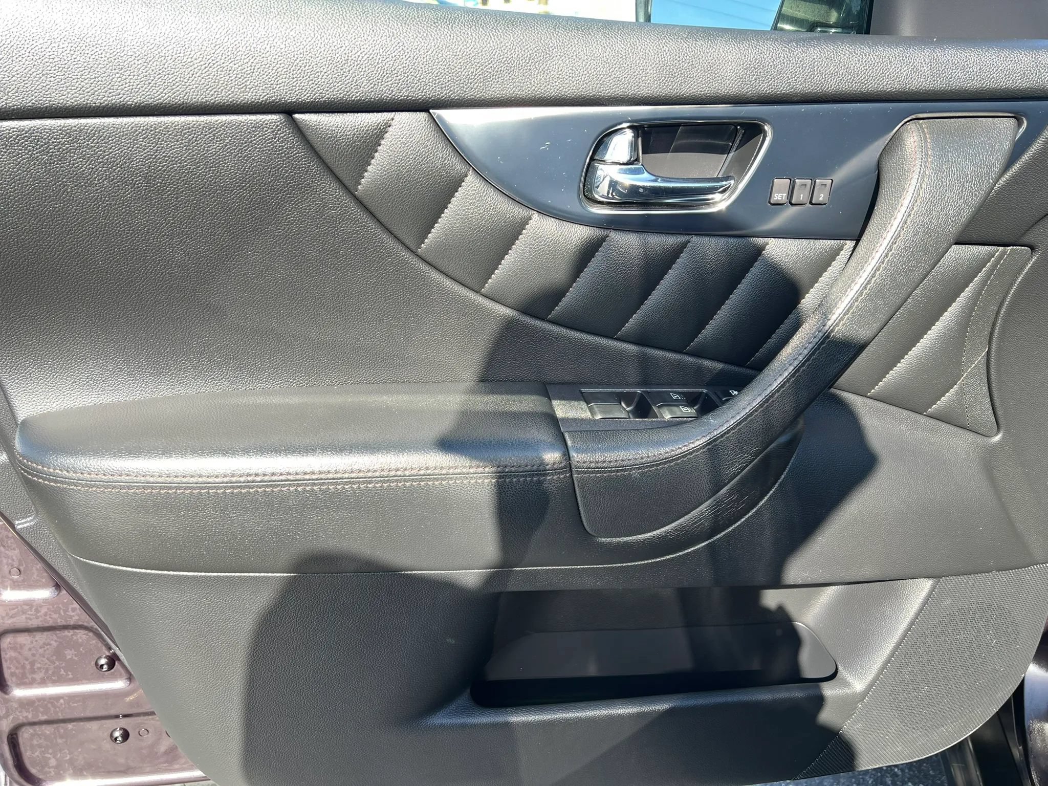 Used 2010 INFINITI FX35 AWD w/ Navigation Pkg image 8