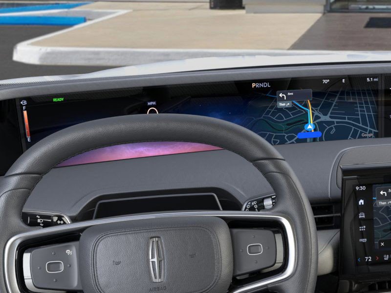 New 2025 Lincoln Nautilus Premier image 13