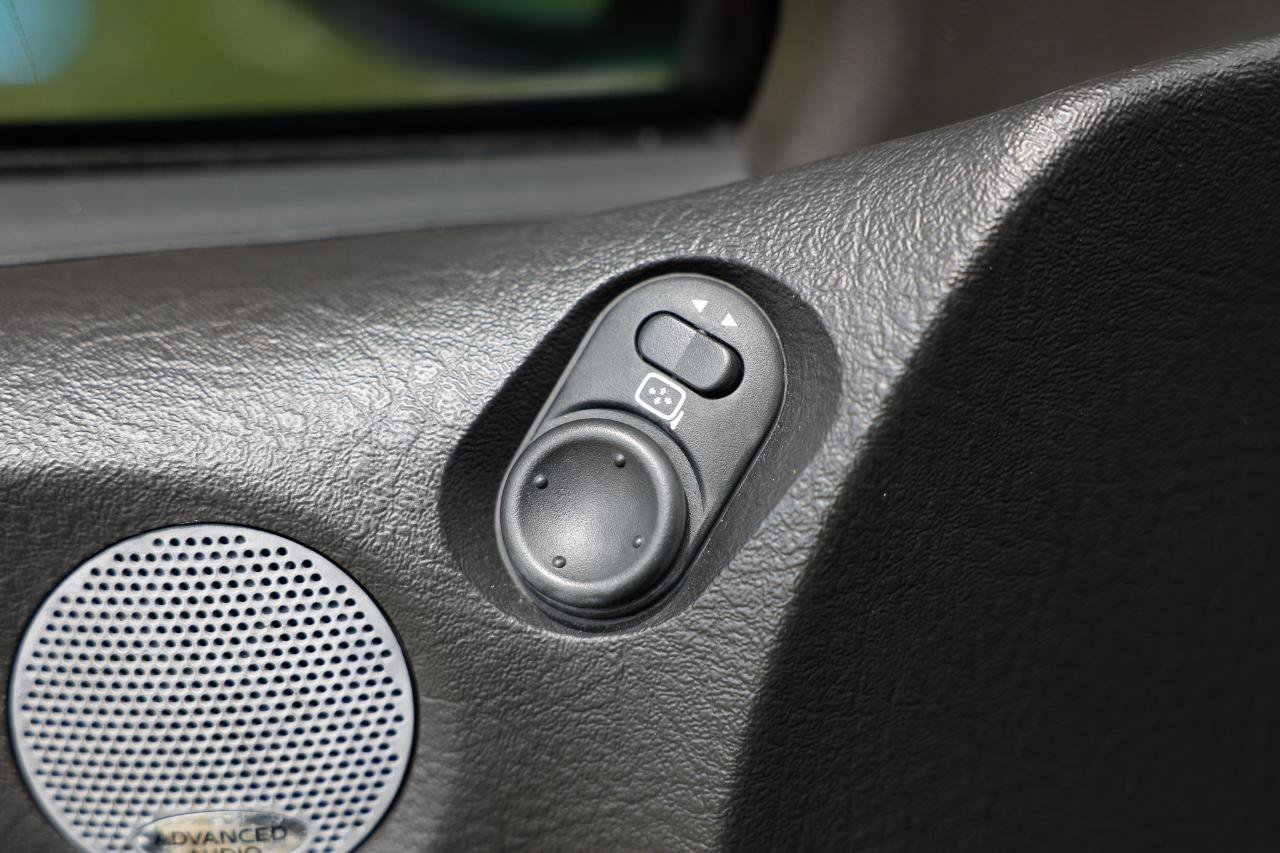 Used 2003 Saturn L-Series L200 w/ Audio Pkg I FWD image 39