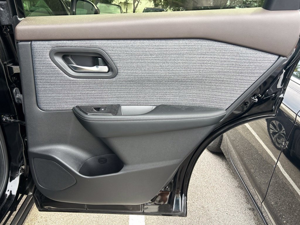 Certified 2023 Nissan Rogue SV FWD image 42
