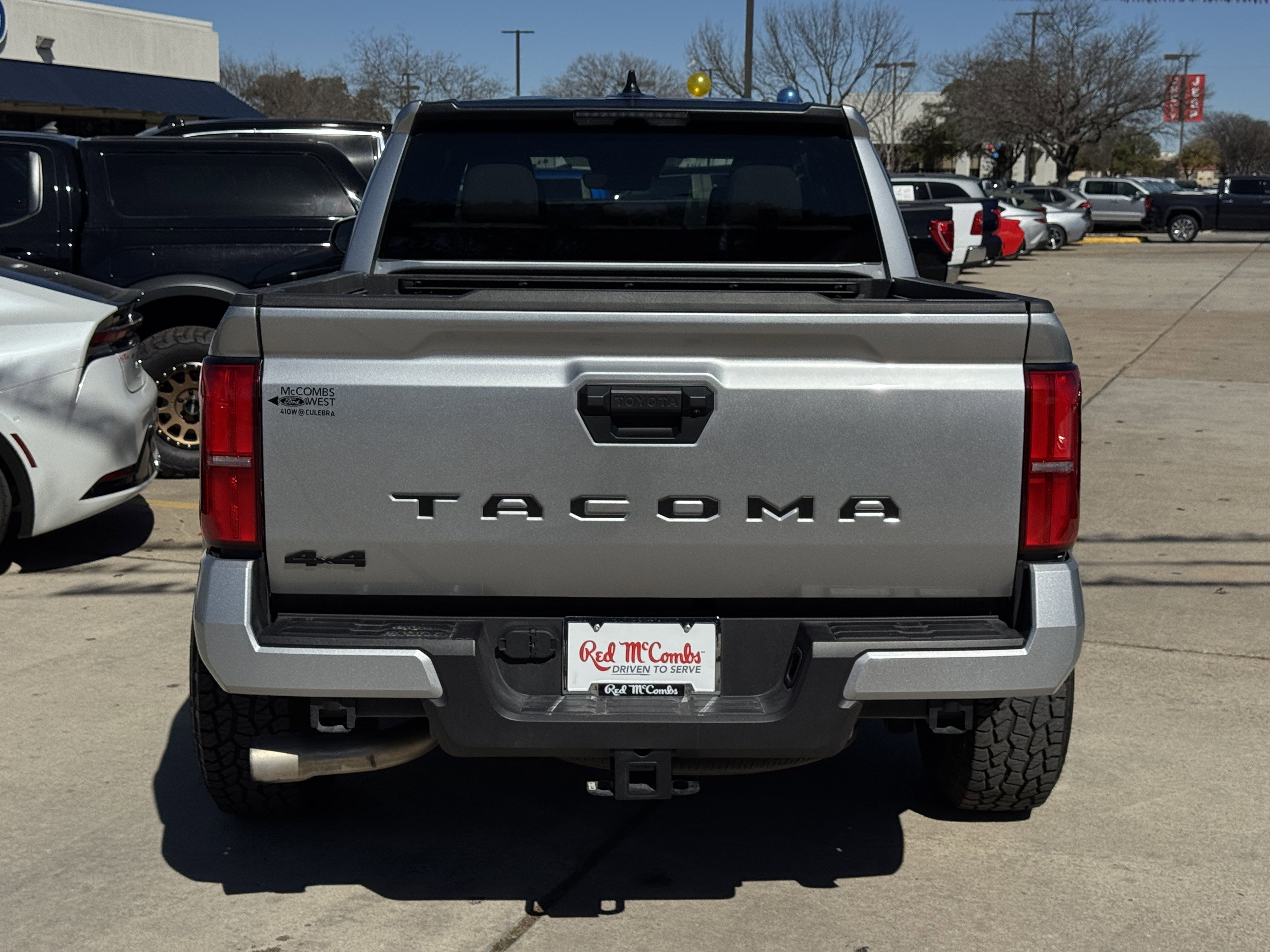 Used 2025 Toyota Tacoma Limited image 8