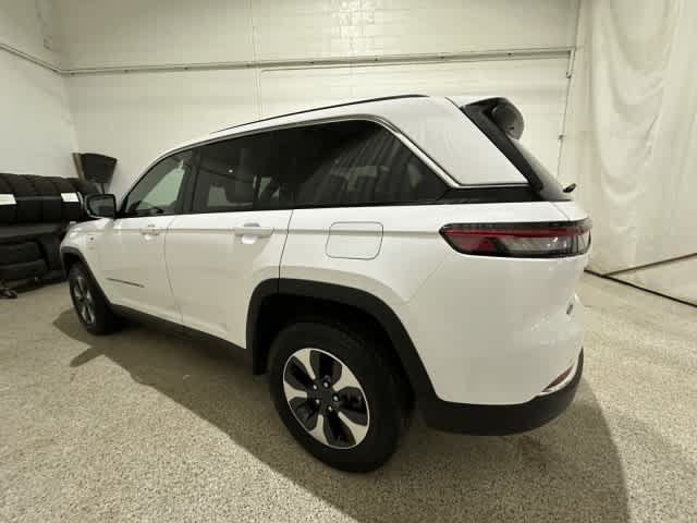 Used 2024 Jeep Grand Cherokee Limited 4xe AWD/4WD image 4
