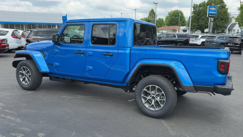 New 2026 Jeep Gladiator Sport AWD/4WD image 4