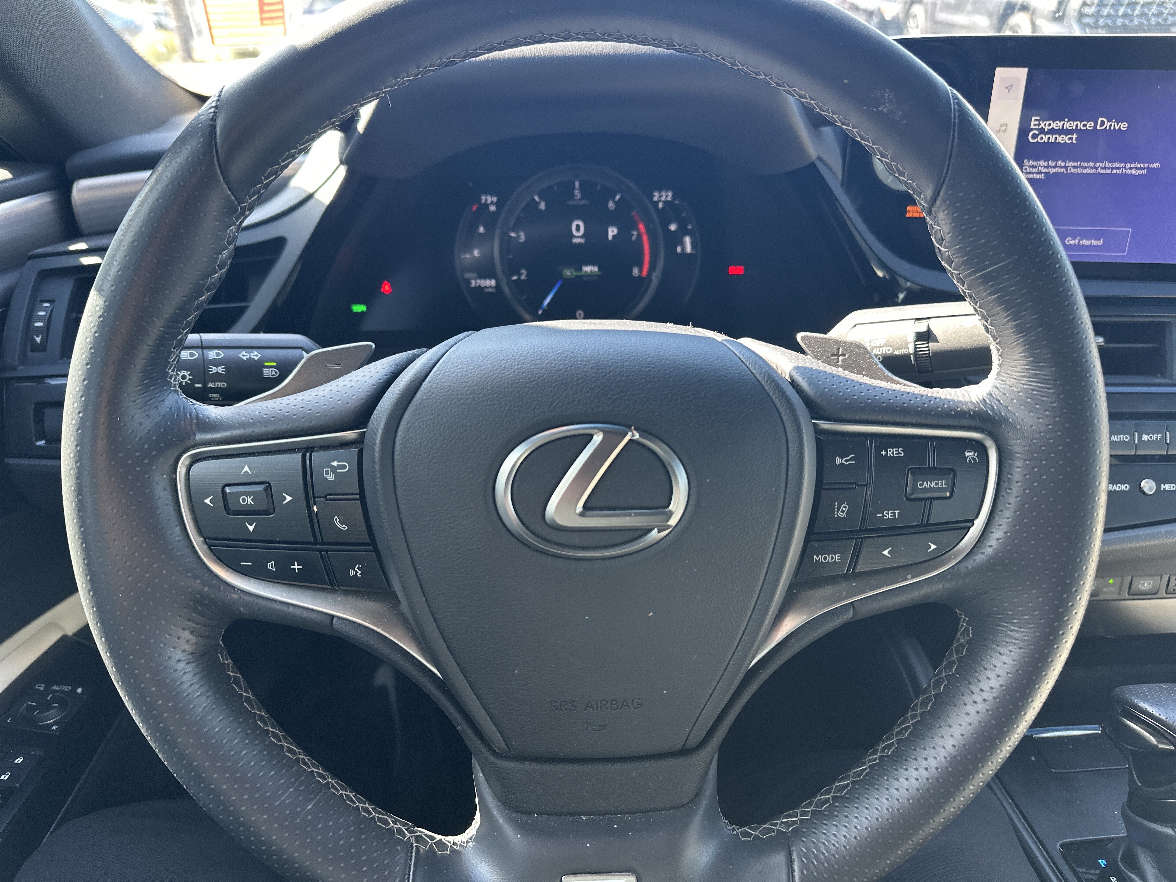 Used 2024 Lexus ES 350 F Sport w/ Accessory Package (Z2) FWD image 15