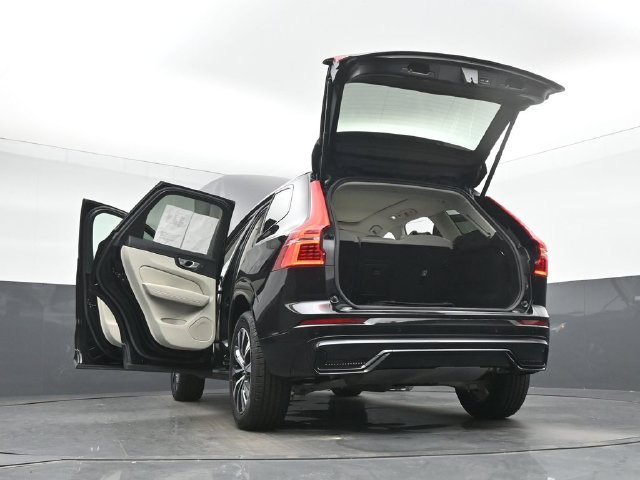 Used 2024 Volvo XC60 B5 Core w/ Climate Package AWD/4WD image 53