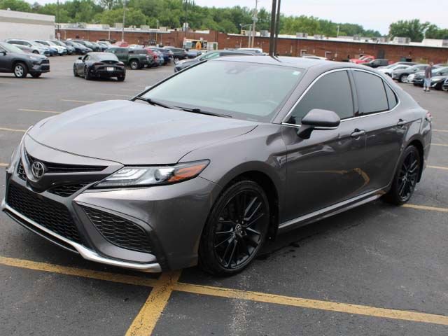 Certified 2021 Toyota Camry XSE FWD image 2