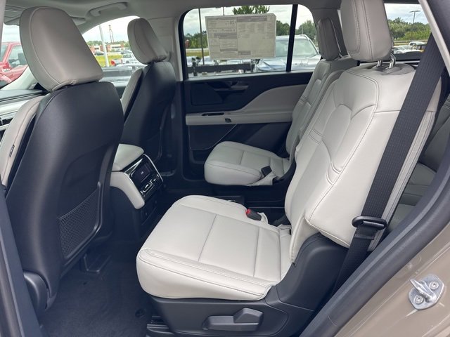 New 2025 Lincoln Aviator AWD image 7