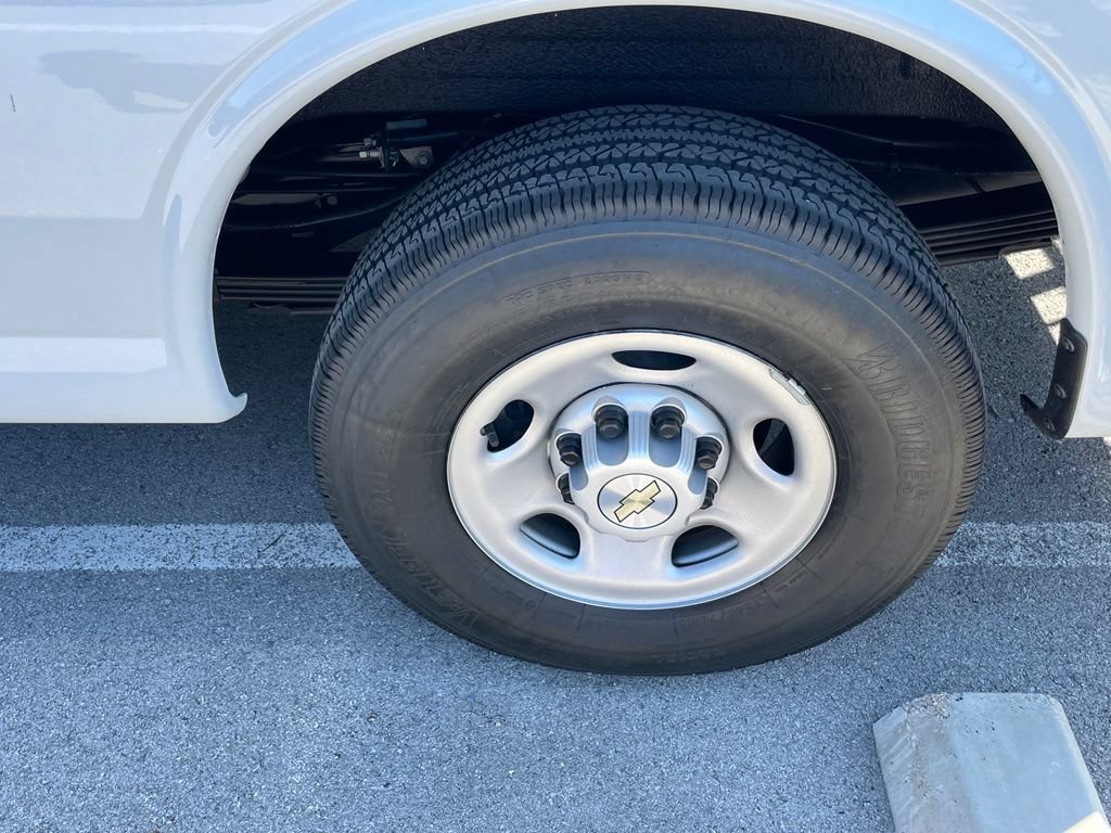 Used 2024 Chevrolet Express 3500 LS RWD image 6