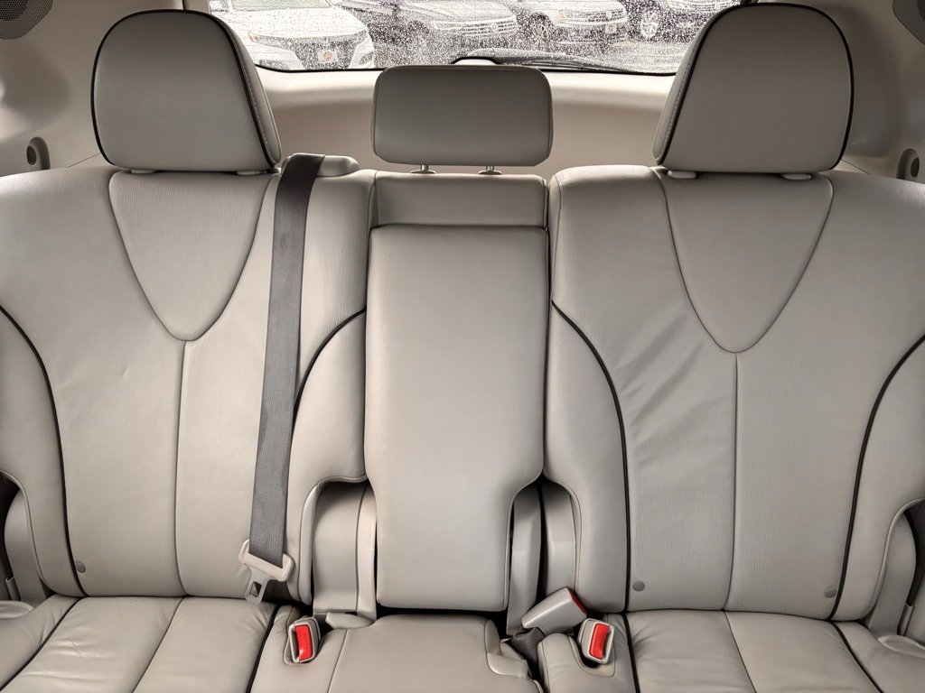 Used 2013 Toyota Venza XLE image 18