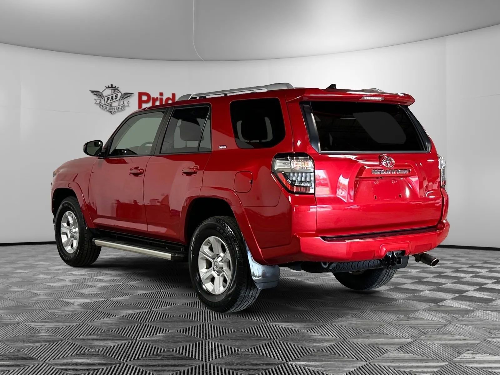 Used 2016 Toyota 4Runner SR5 AWD/4WD image 9
