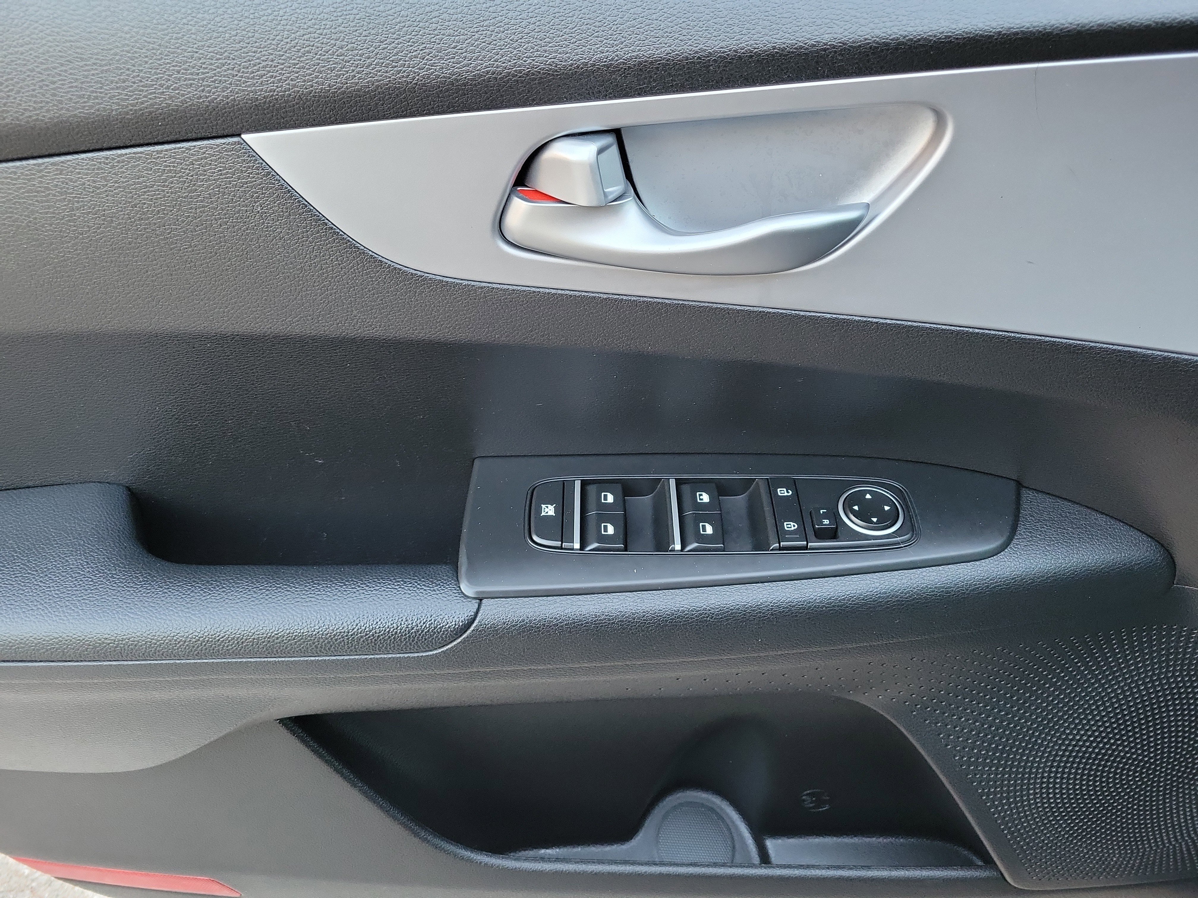Used 2023 Kia Forte LXS w/ LXS Technology Package FWD image 15