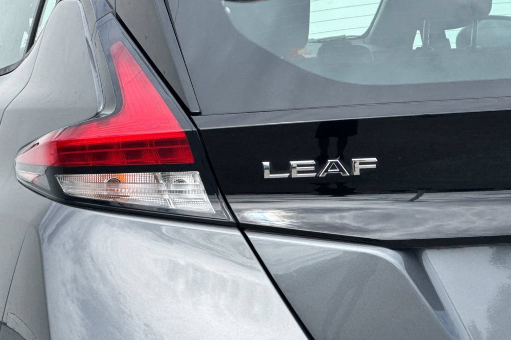 Used 2018 Nissan Leaf SV w/ Protection Package FWD image 26